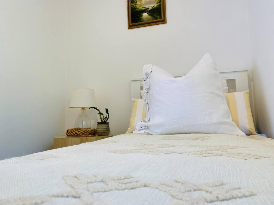 Caba Modern, 2-bedroom Cabin, Walk To The Beach! 3-night Minimum Cabarita Beach