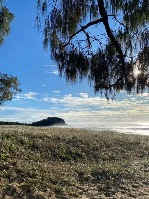 Caba Modern, 2-bedroom Cabin, Walk To The Beach! 3-night Minimum Cabarita Beach