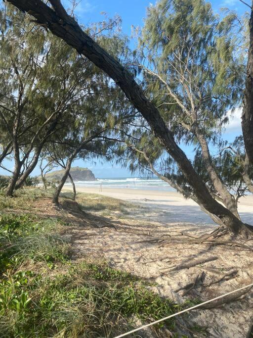 Caba Modern, 2-bedroom Cabin, Walk To The Beach! 3-night Minimum Apartment Cabarita Beach