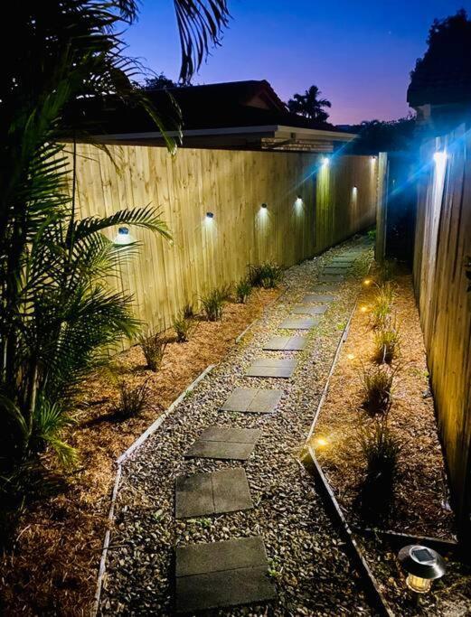 Apartment Caba Modern, 2-bedroom Cabin, Walk To The Beach! 3-night Minimum *